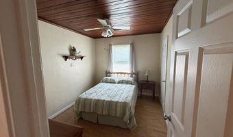 379 Lakepoint Rd, Alford, FL 32420