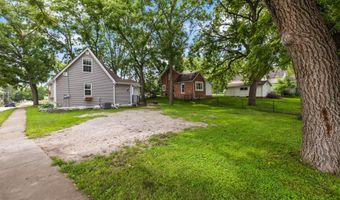 402 S 11th St, Adel, IA 50003