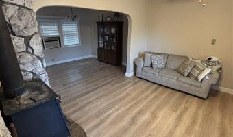 403 1ST Ave, Bayard, NE 69334