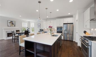 220 Briar Hollow Ln, Woodstock, GA 30188