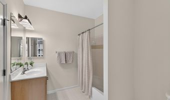 2465 ARMY NAVY Dr 1-202, Arlington, VA 22206