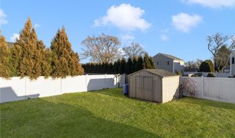 1609 W Main Rd, Middletown, RI 02842