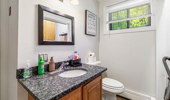 41 Dexter Rock Rd, Lincoln, RI 02865
