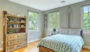10 Owl Tree Ln, East Greenwich, RI 02818