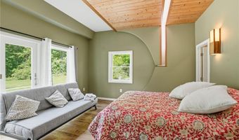 160 Ross Hill Rd, Charlestown, RI 02813