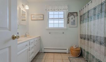 71 Vinton Ave, Cranston, RI 02920