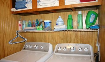 107 SW 7th St, Andrews, TX 79714
