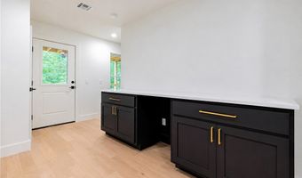 4 Lauder Cir, Bella Vista, AR 72715