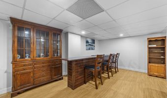78 Wayside Dr, Aberdeen Twp., NJ 07735