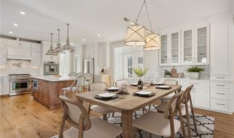 1 Knowlton Ct, Bristol, RI 02809