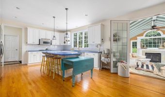 150 Delta Dr, North Kingstown, RI 02874