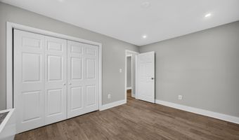 2026 N VERMONT St 301, Arlington, VA 22207