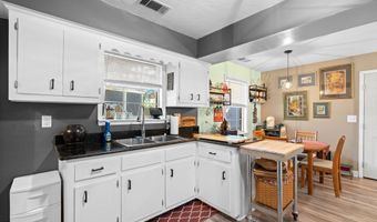 1 Country Manor Rd, Beaufort, SC 29906