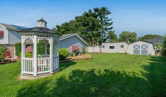 4 E Curran Dr, Absecon, NJ 08201