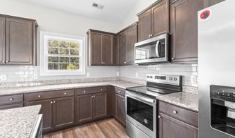 642 Sunny Pond Ln, Aynor, SC 29511