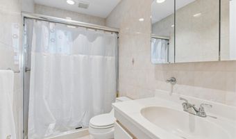 62 Crosby Ave, Albertson, NY 11507