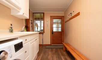 391 Bimson Dr, Barnet, VT 05821