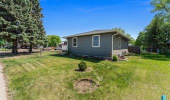 108 N Maple Ave, Brandon, SD 57005