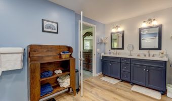 121 Sunset Ln, Berlin, CT 06037