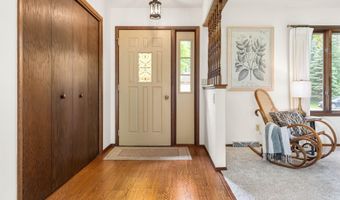 2320 STROEBE ISLAND Dr, Appleton, WI 54915