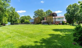 114 W SAVANNAH Dr, Bear, DE 19701