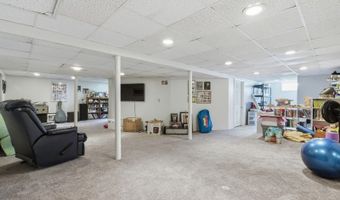 8 Sunshine Dr, Alexandria Twp., NJ 08867