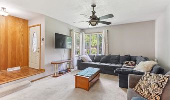 2936 E Tiffin Ave, Des Moines, IA 50317