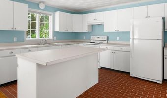 46 North Rd, Jamestown, RI 02835