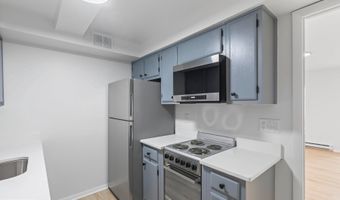 207 S PATRICK St 204, Alexandria, VA 22314
