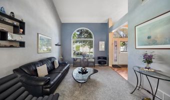 190 Lake Dr S, Algonquin, IL 60102