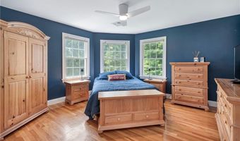 81 Crest Dr, Cranston, RI 02921