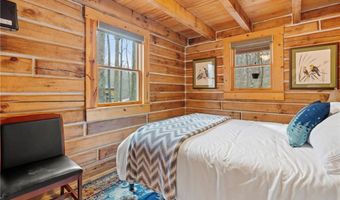 10510 Deer Dr, Birdseye, IN 47513