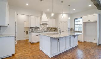 101 Consolation Dr, Millsap, TX 76066