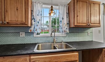 1510 E 40th Ct, Anchorage, AK 99508