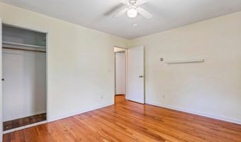 8 Greenwood Pl, Middletown, NJ 07748