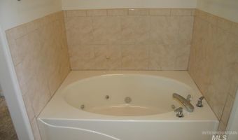 723 Raindrop Dr, Chubbuck, ID 83202
