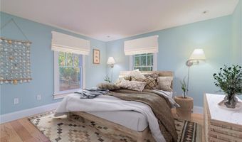 30 Bonnet View Dr, Jamestown, RI 02835