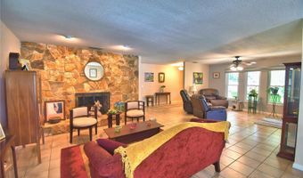 902 CRESTVIEW Dr, Auburndale, FL 33823