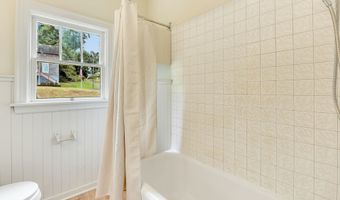 4405 COMMERCIAL St, Astoria, OR 97103