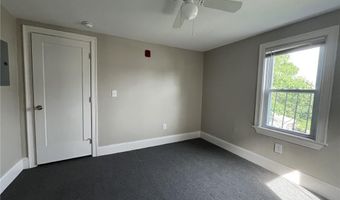 217 State St 2R, Bristol, RI 02809
