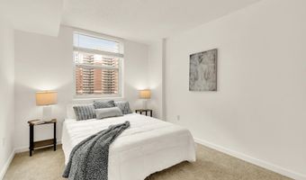 880 N POLLARD St 801, Arlington, VA 22203