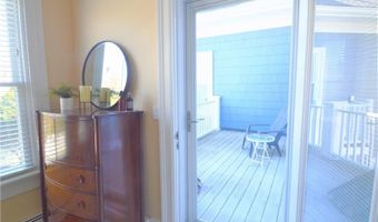 398 Wolcott Ave 4, Middletown, RI 02842