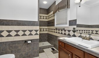 625 NW Locust St, Abingdon, VA 24210