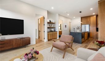 905 SE 4th St 203, Bentonville, AR 72712