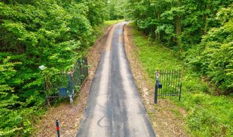 135 Red Bird Cv, Batesville, MS 38606