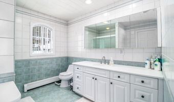 38 N Lake Shore Dr, Brookfield, CT 06804