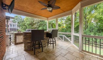 6323 Woodleigh Oaks Dr, Charlotte, NC 28226