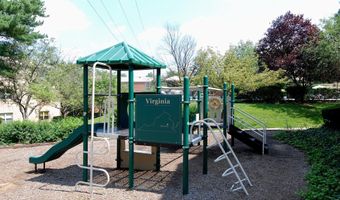 5909 QUANTRELL Ave 203, Alexandria, VA 22312