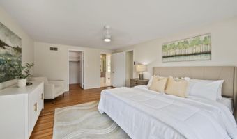 11124 HUNT CLUB Dr, Potomac, MD 20854