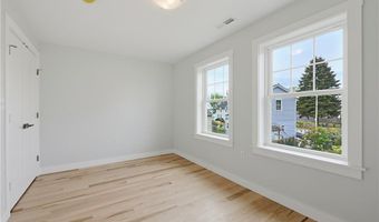 33 Jefferson Ave, East Providence, RI 02915